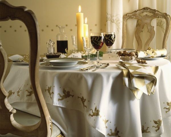 Tablecloths and napkins, glassware as well as candles